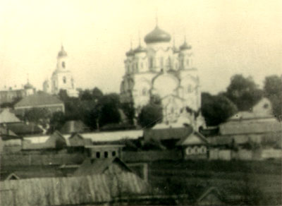 Вид на монастырь с запада