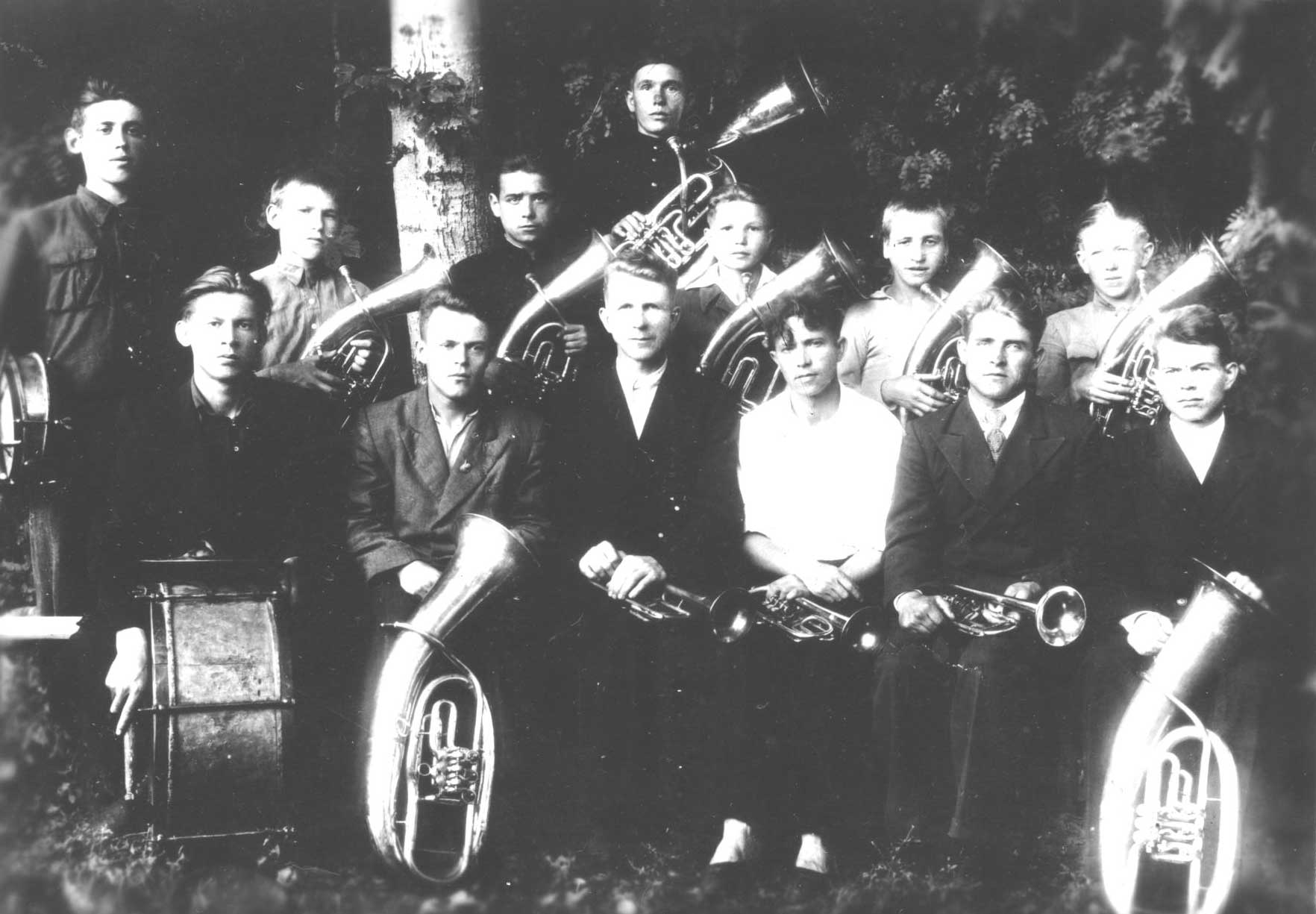 Музыканты кружка духовного оркестра клуба имени Ленина станции Лукоянов,1949 г.